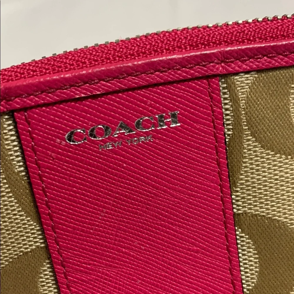 Coach‎ Pink and Tan Signature Clutch 5105